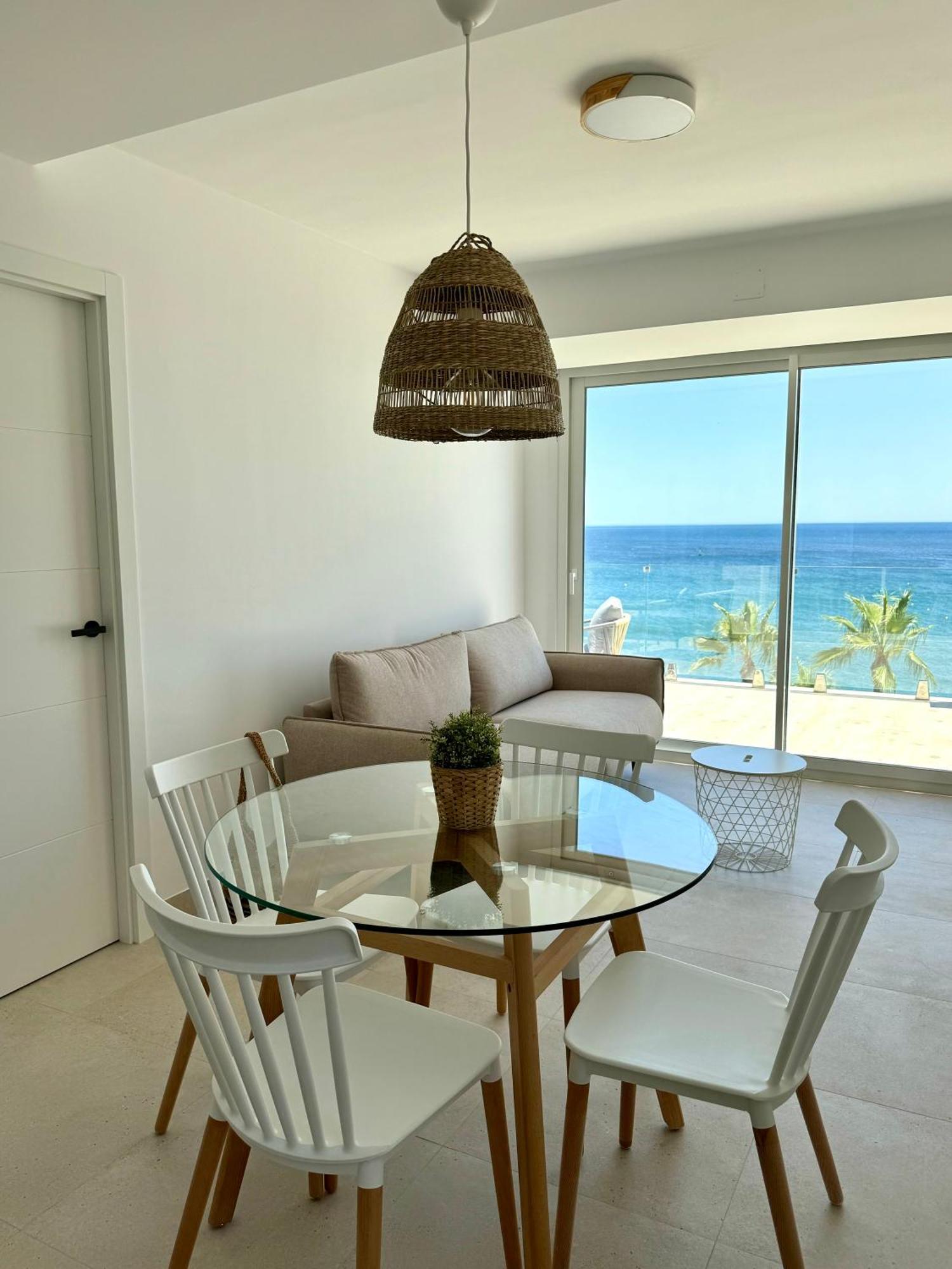 Sunnypalms - Beachfront Penthouse With Stunning Sea View Estepona Exterior foto